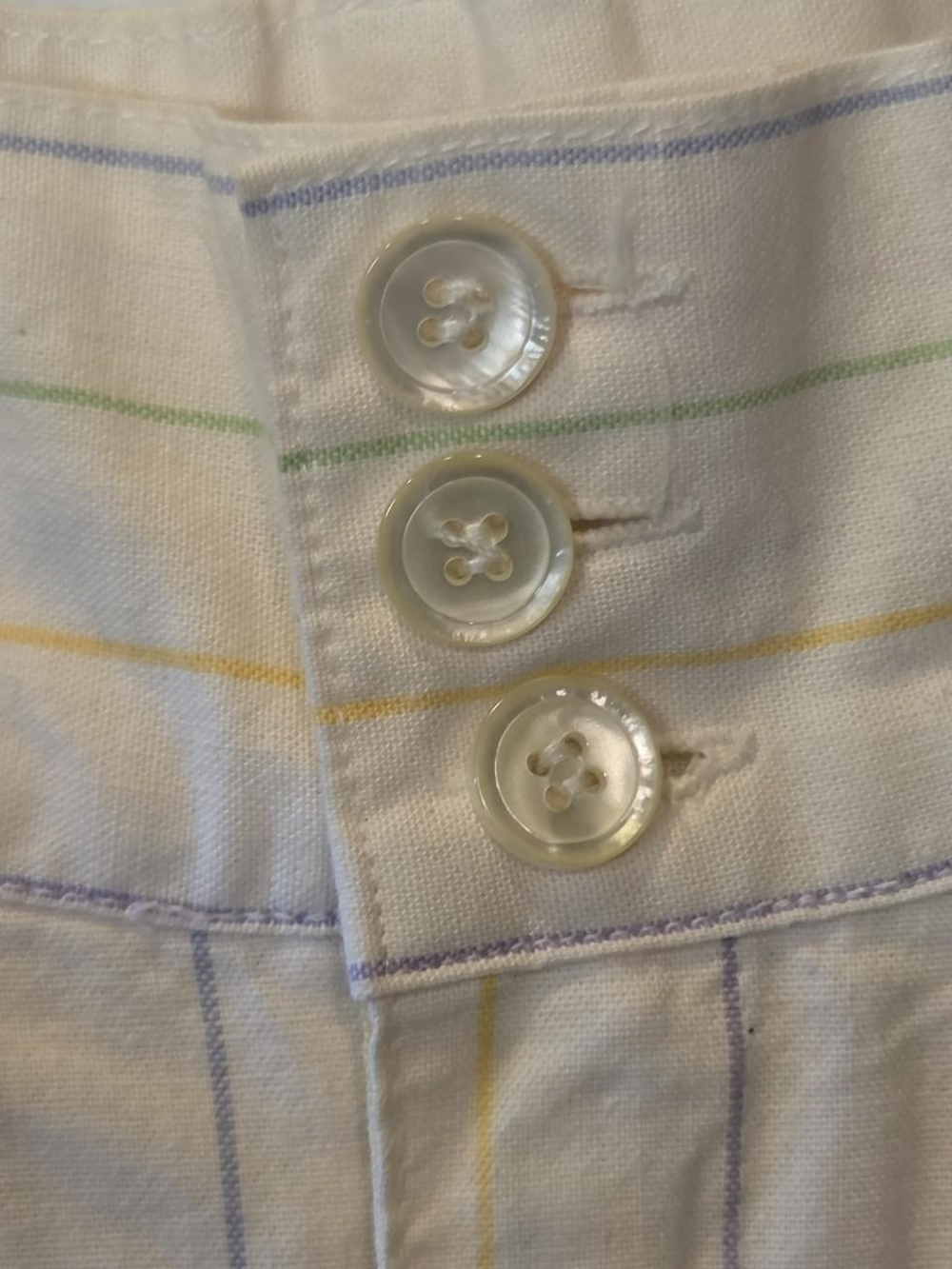Vtg 1980s Esprit Cream Shorts with Pastel Stripe Detail And Buttons Sz 3/4 - Picture 4 of 8